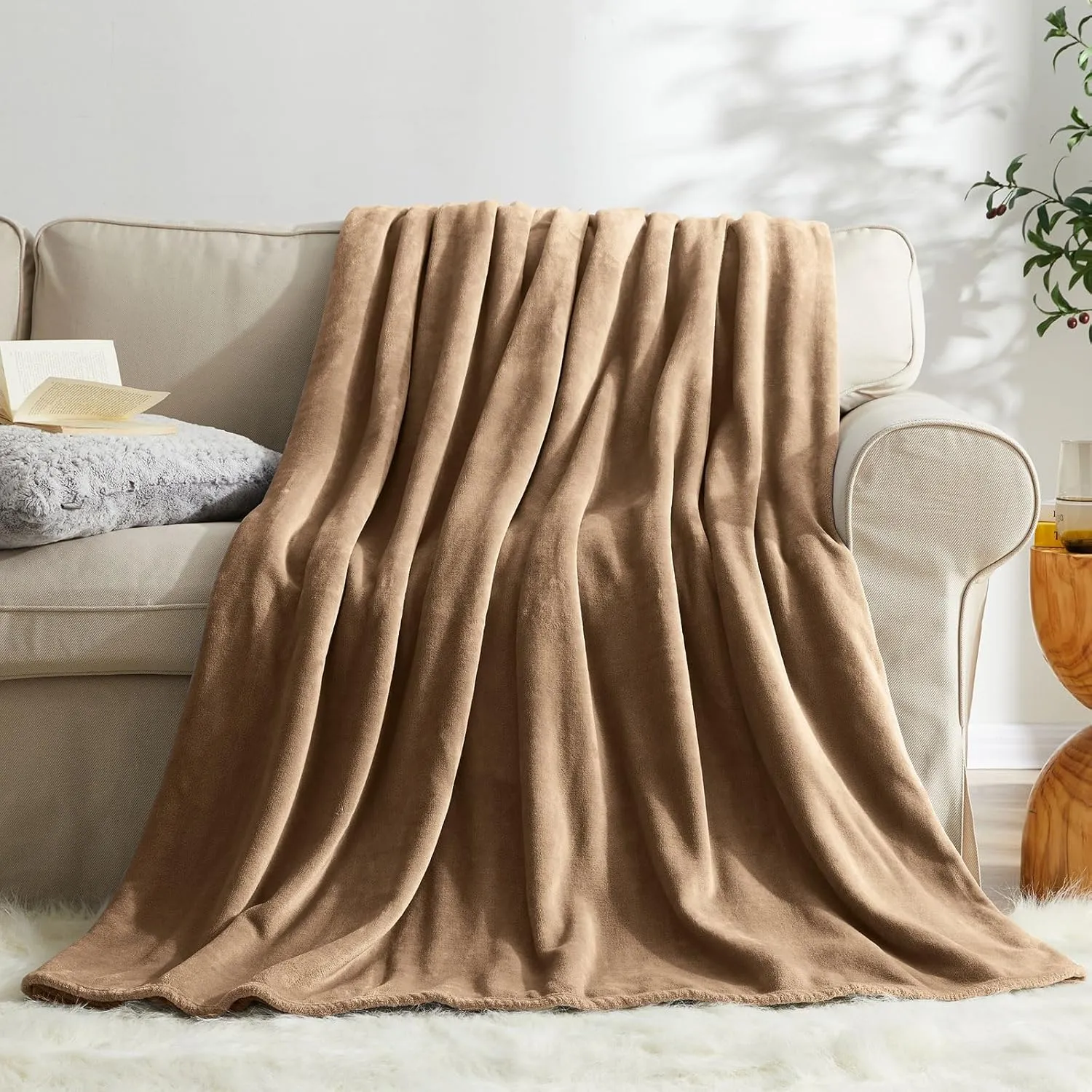 KMUSET Brown Fleece Throw Blanket for Couch - Warm Cozy Soft Lightweight Blankets All Seasons Suitable 50 x 60 inches