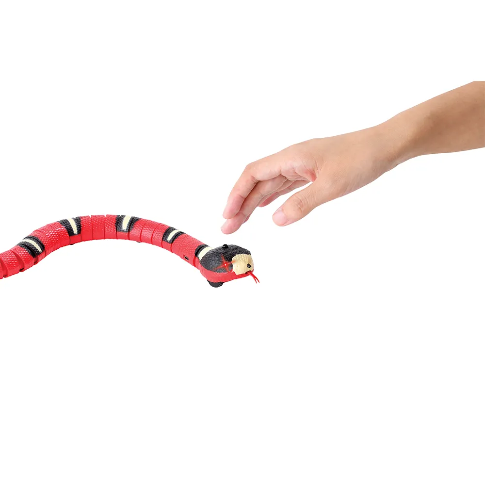 M-PETS Sneaky Snake Cat toy