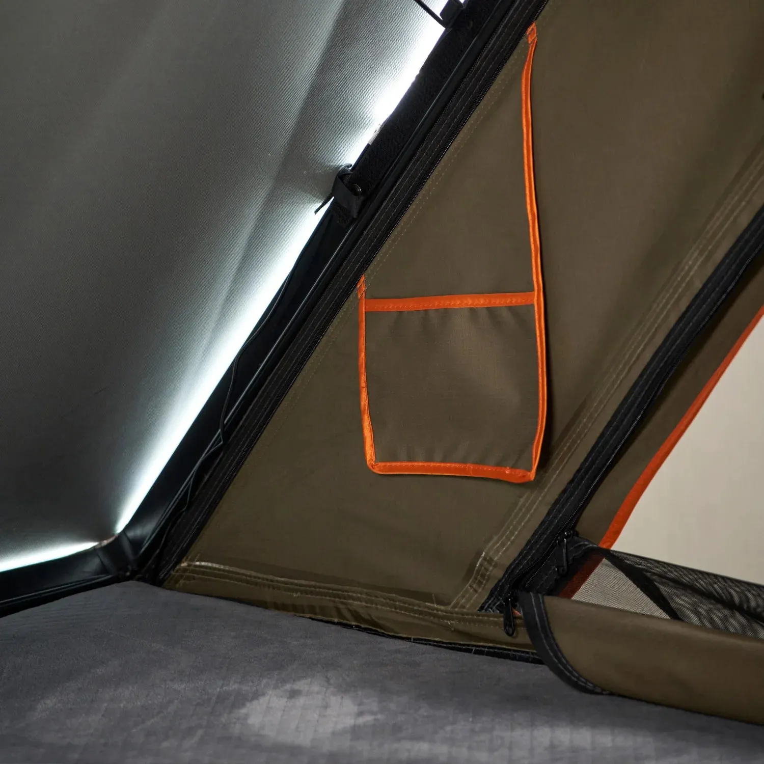 Ridgeback Hard Shell Roof Top Tent - Darche - T050801554T